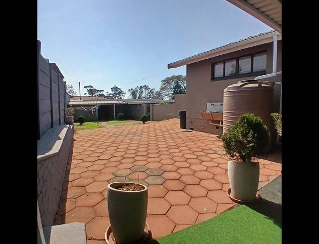 3 BEDROOM HOUSE FOR SALE IN MONTCLAIR